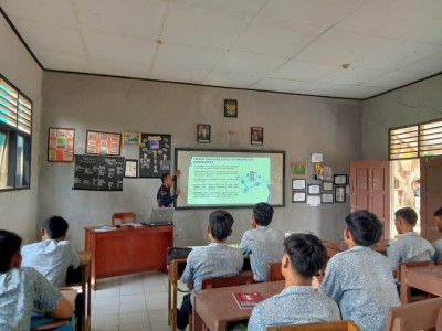 Kegiatan Belajar Mengajar Diruang Belajar Yang Nyaman